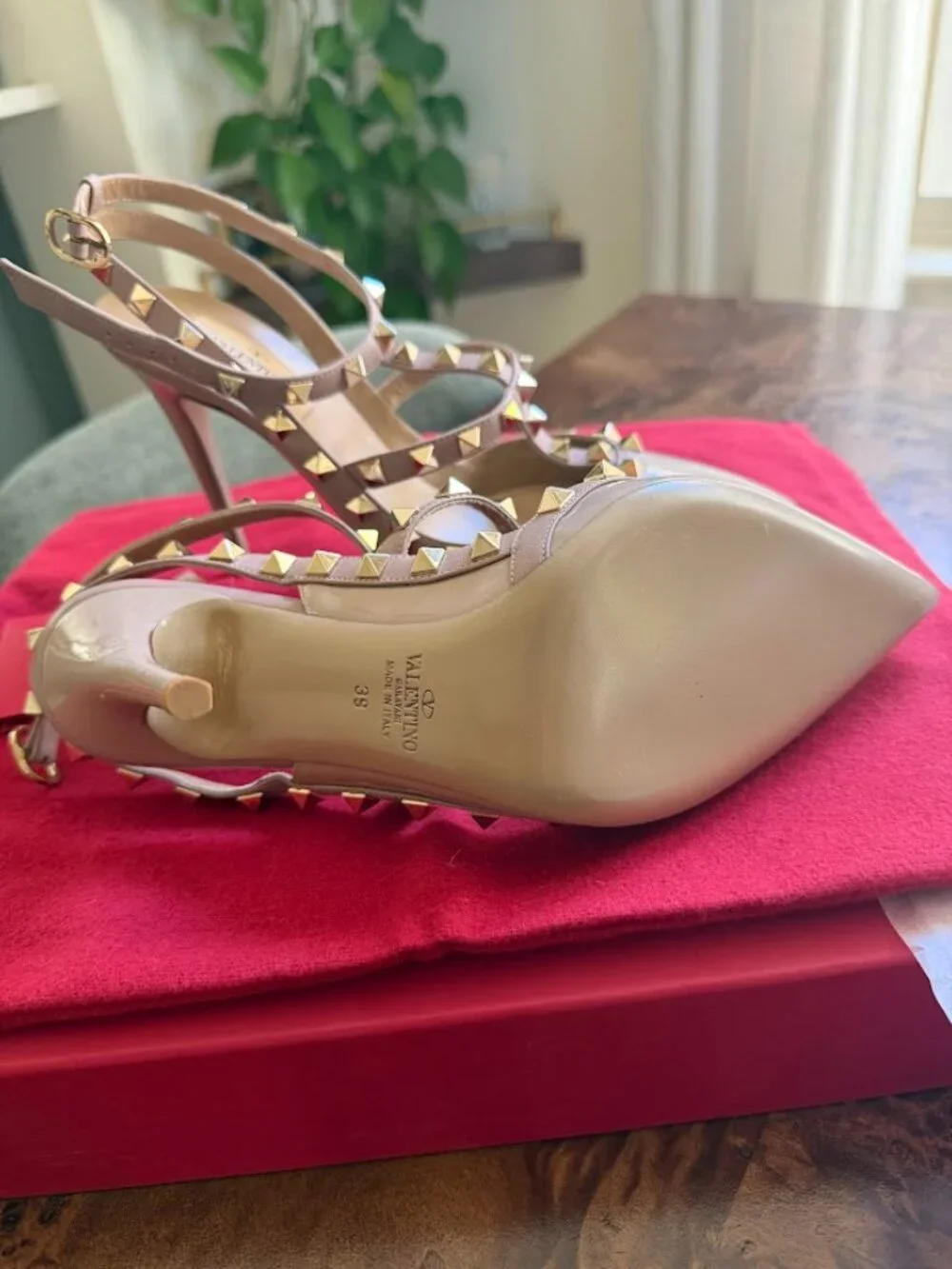 Valentino Rockstud Heels, Size 39, Beige